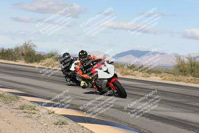 media/Nov-16-2025-Race Pace (Sun) [[8c5fa54630]]/Non Verified Riders (1st 20 Minutes)/3-Turn 3 Inside (11am)/